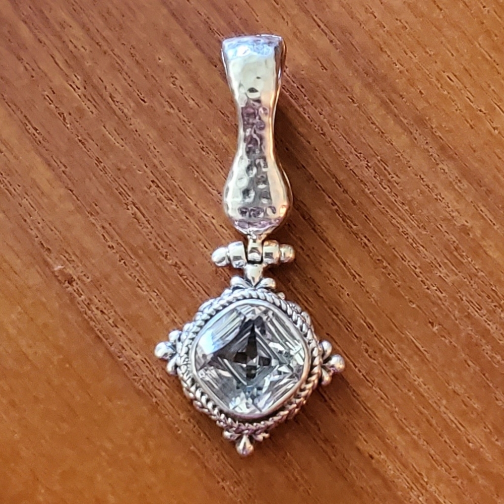 925‎ Sterling Silver Quartz Crystal Pendant